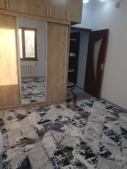Арзон нархда 2 хонали квартира сотилади 6 микрн