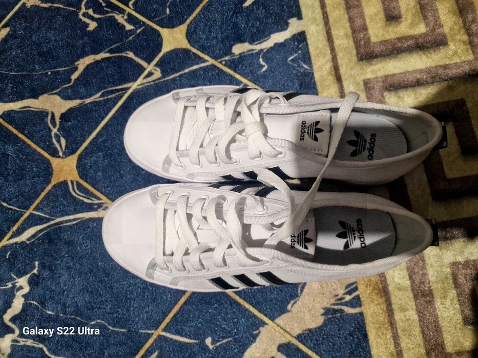 Маратонки Adidas, бели нови без кутя размер Uk 5 (1/2) 38 и половина