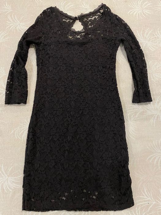 Черна дамска рокля