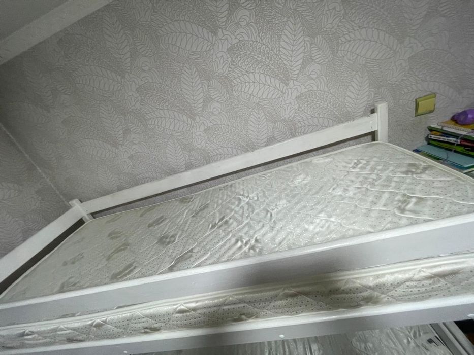 Продам 2х ярусную кровать