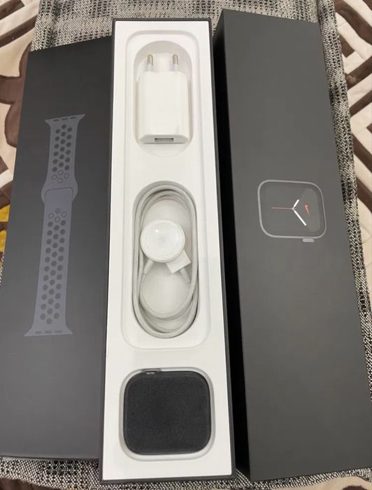 apple watch series 5 nike