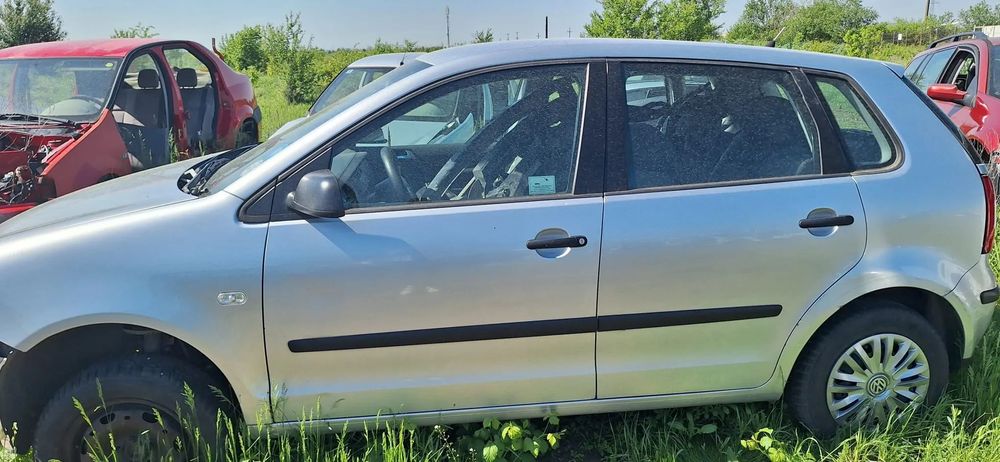 Dezmembrez Volksvagen Polo An 2001