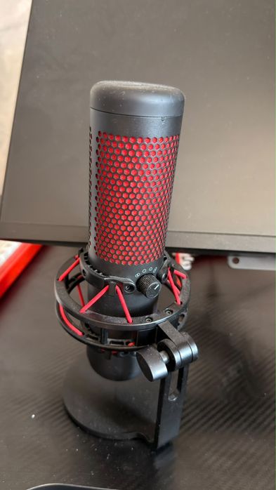 Продам микрофон HyperX Quadcast