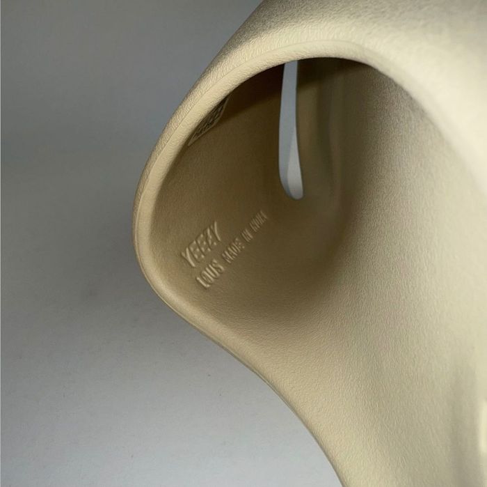 Adidas Yeezy Slide Bone FZ5897 – Нови | Размери 40–46