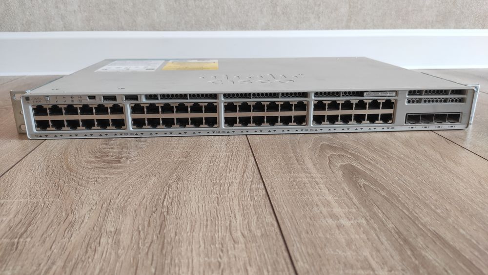 Коммутатор Cisco Catalyst C9200L-48P-4G-E