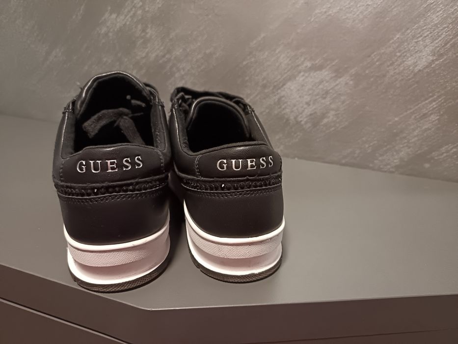 Дамски маратонки guess нови