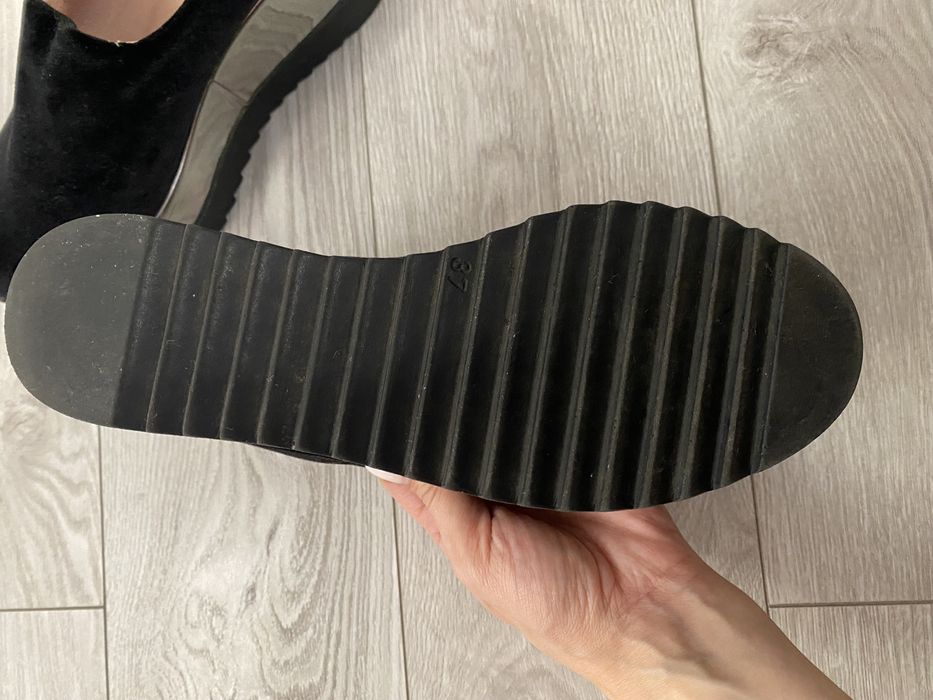 Продам лоферы туфли кроссовки