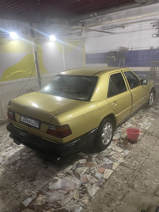 Mercedes benz E200 89год
