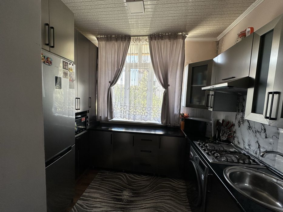 Продаётся 4 х комнатная квартира