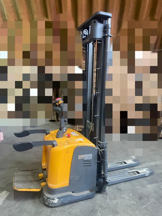 Самоходный штабелер SMARTLIFT (б/у)