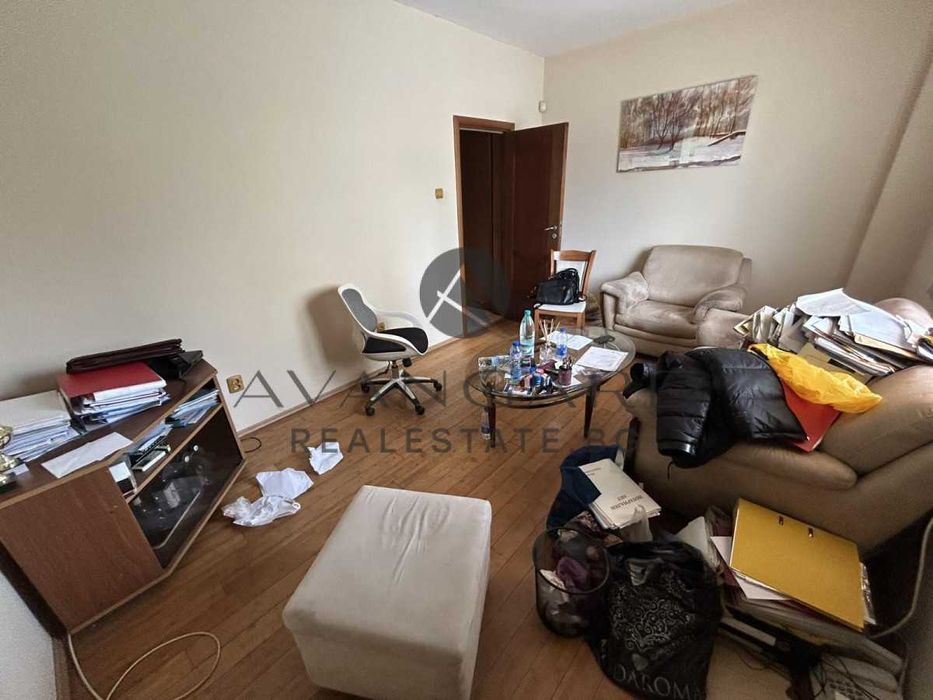 Продава се Тристаен апартамент в Пловдив, Кършияка - 80 кв.м за 1658 €/кв.м - Снимка #2