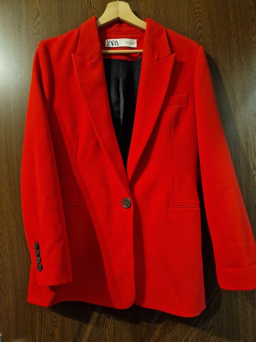Дамски коплект Zara- сако и панталон