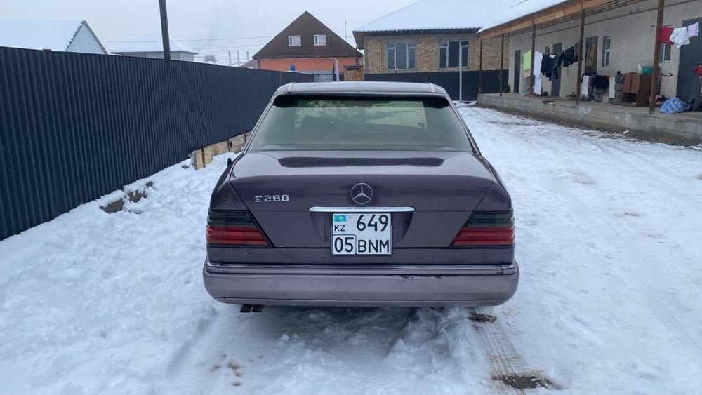 Автомобиль Мерседес