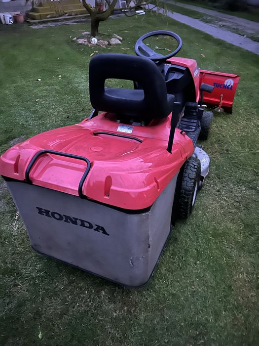 Honda cu lama de zapada