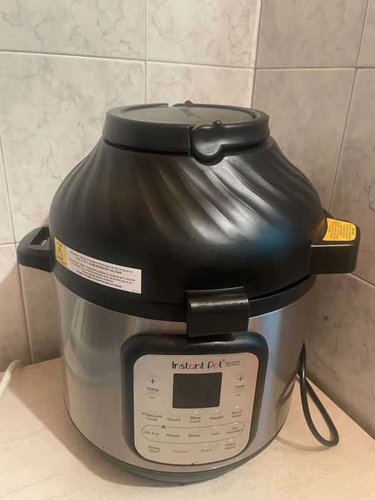 Мултикукър Instant Pot Duo Crisp + Air Fryer 140004201, 1500 W, 8 л, 11 програми, Кошница Air Fryer, EvenCrisp, Инокс
