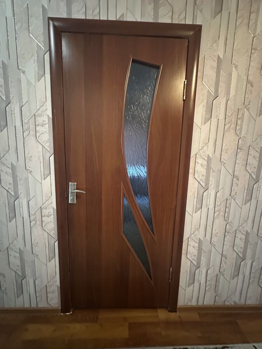 Продаётся двери и раковина