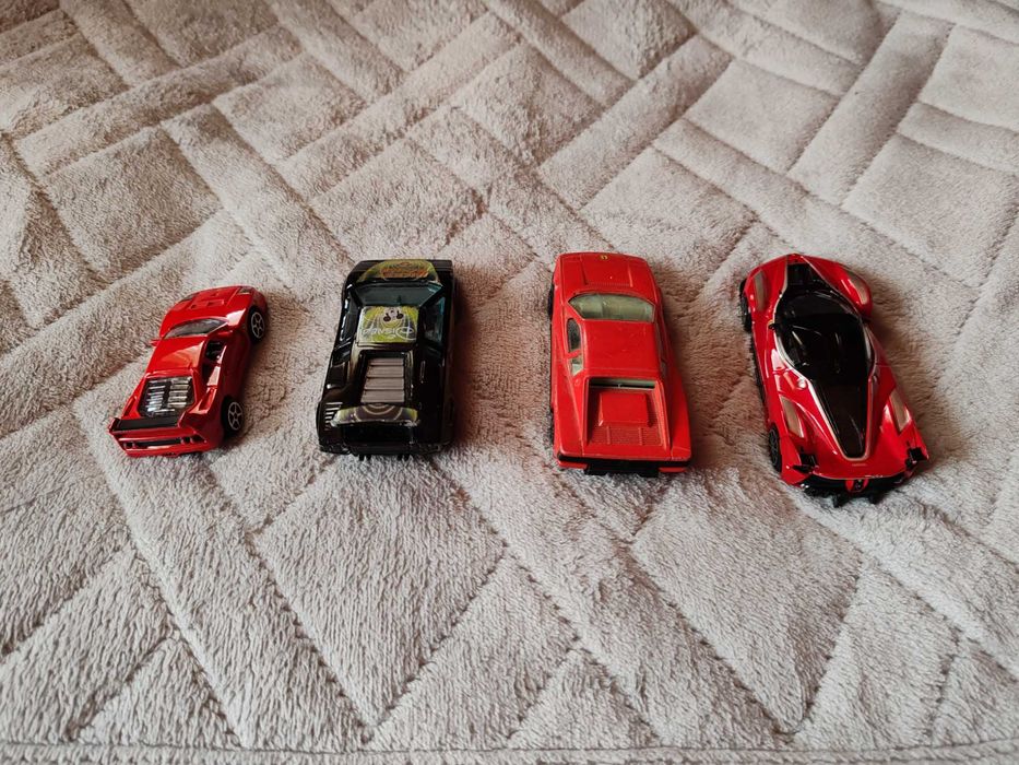 vand patru machete BBURAGO