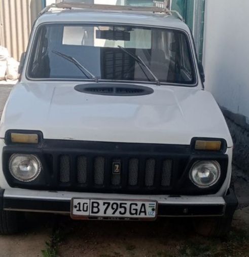 Нива продается машина