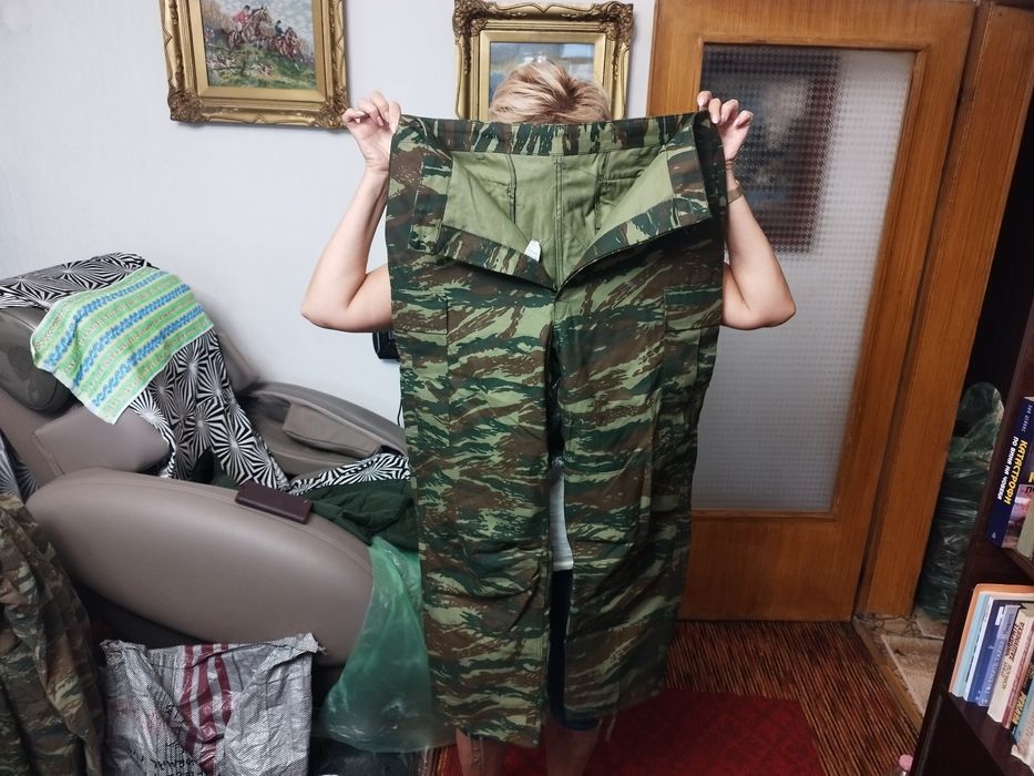 Камуфлажни панталони НОВИ,якета комплект  с елек и качулка ,Ризи