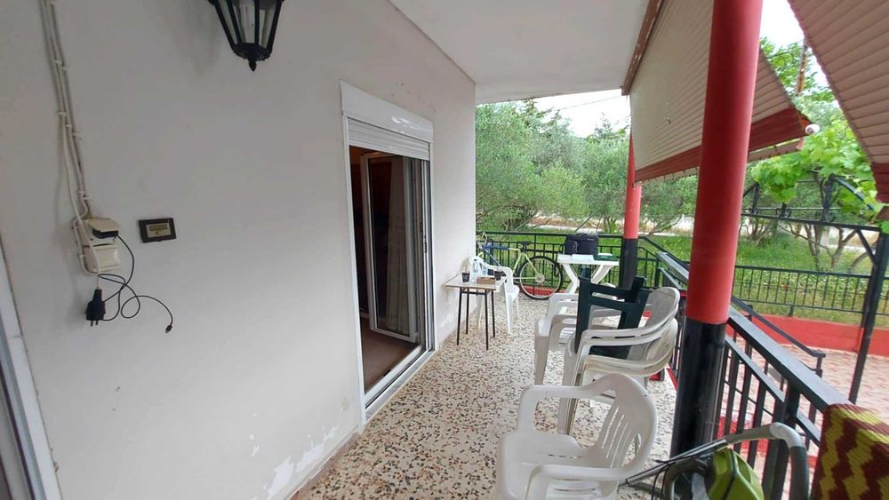 Продава къща с площ 79 м2 и двор 200 м2 в Аспровалта, Гърция