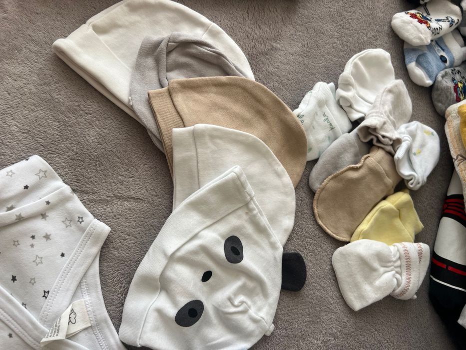 Лот бебешки дрехи 0-3