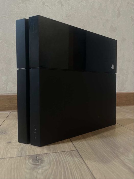продам ps4 в хорошем состоянии