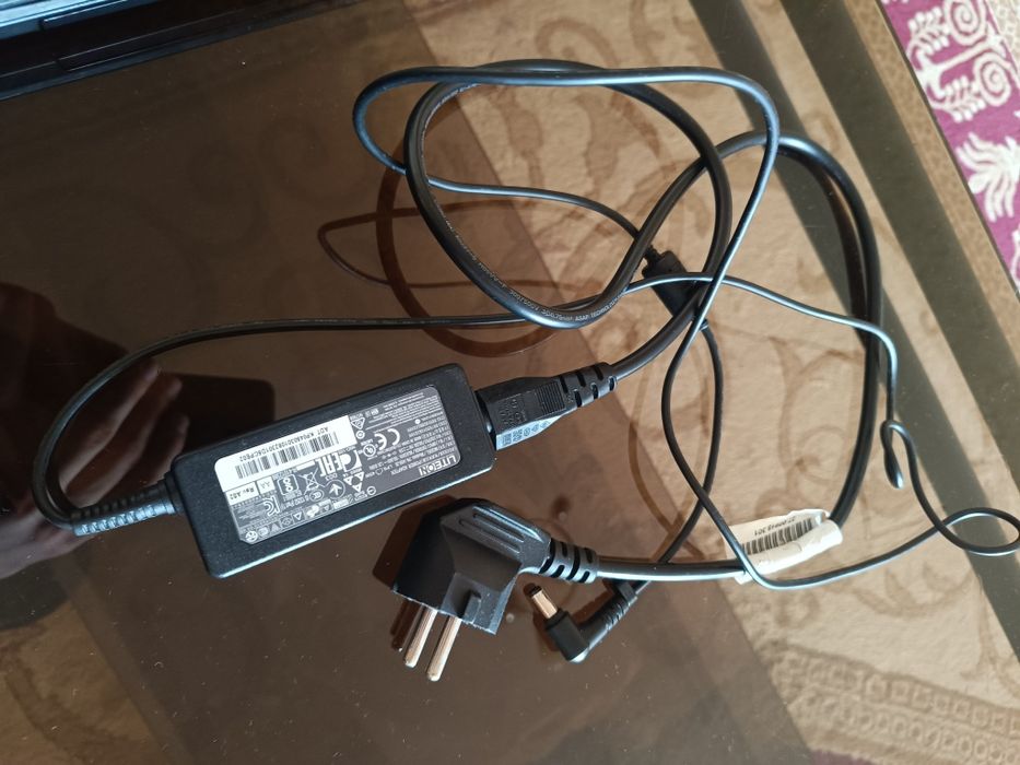 Ноутбук Acer с зарядником Ташкент, Самарканд