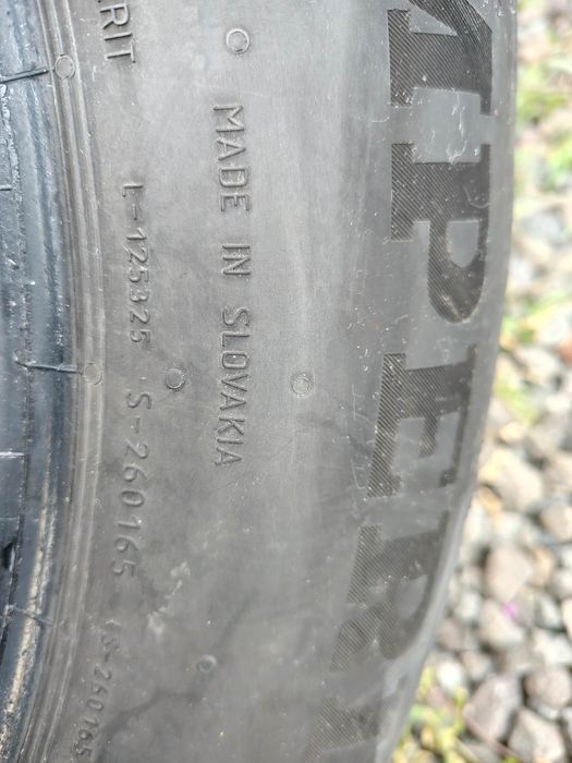 Зимни гуми  215/65  R16