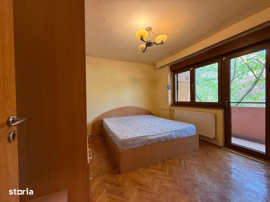 Apartament 4 camere de vânzare – zona Medicina, etaj 1, cu garaj înscr
