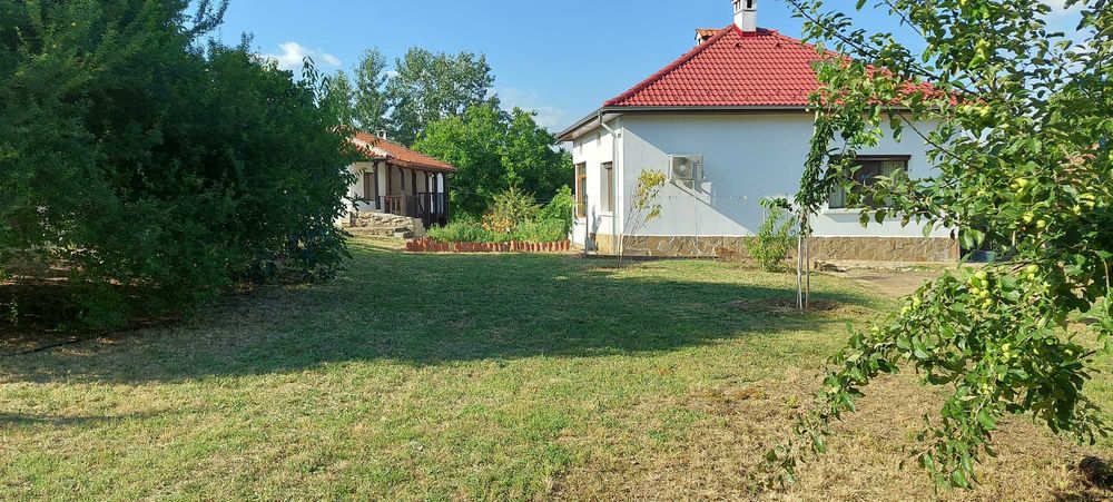 Къща под наем в Самоводене