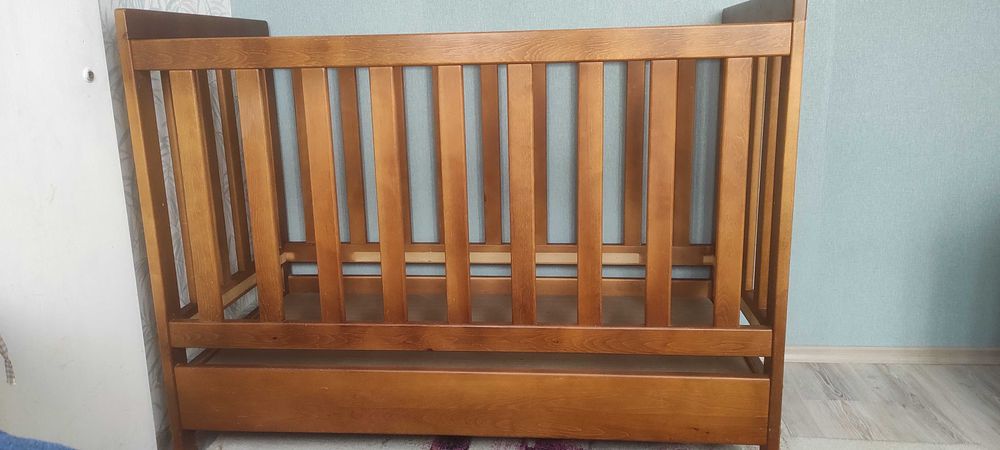 Детско легло от масивно дърво
