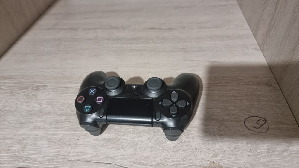 Продам джойстик для пс4