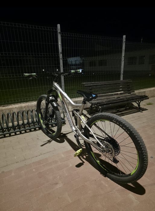 Bicicleta full suspension merida