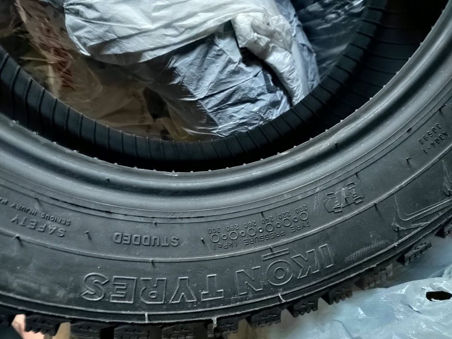 Продам пару зимних шин