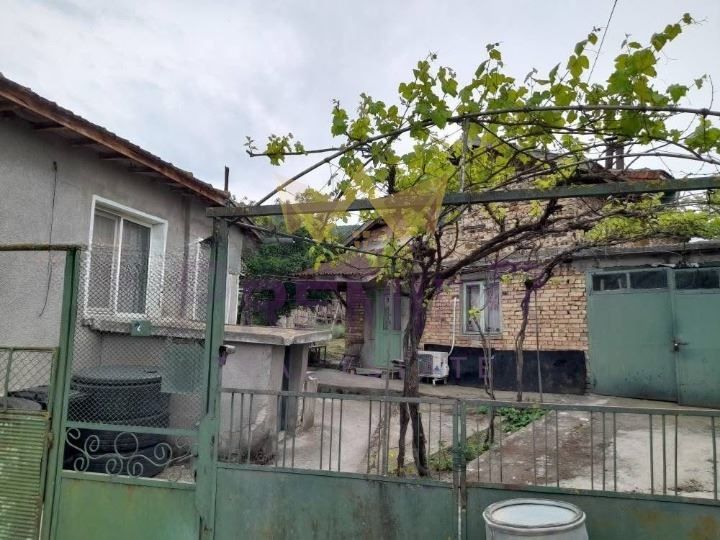 Къща в Варна, област-с.Разделна