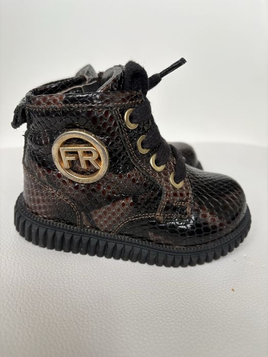 Продам ботинки от tiflani