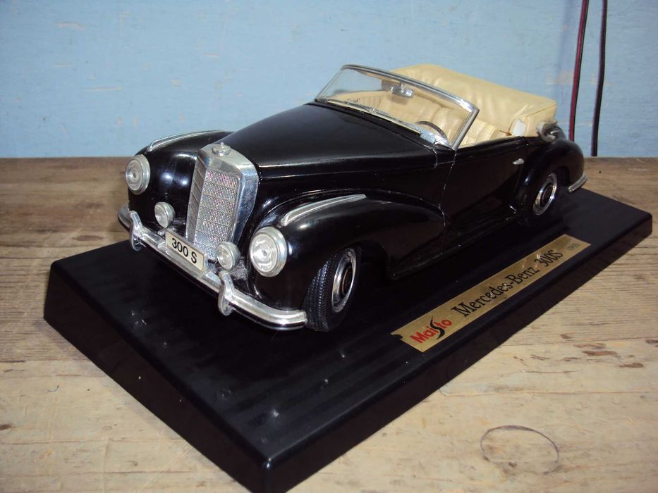 machetă Mercedes Benz 300S 1.18,suspensie fată-spate, Maisto