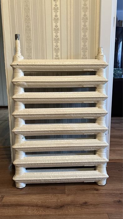 Батарея чугунная 8 секций, б/у