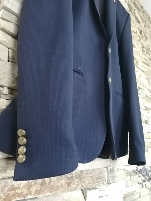 Продавам мъжки сака, цвят тъмно синьо, размер М