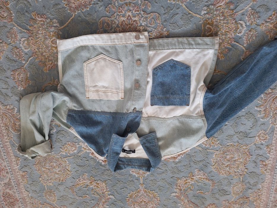 Geaca de blugi in doua culori