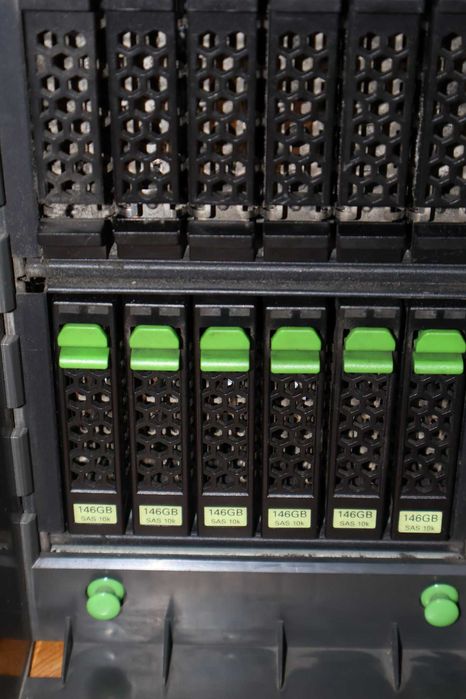 Cервер Fujitsu primergy TX300 S5