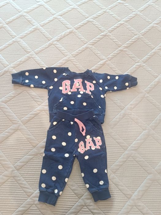 Продам комбинезоны для девочки