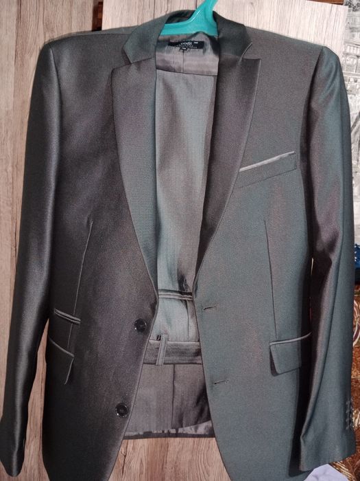 Костюм мужской...