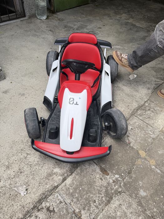 Акумулаторна кола GO KART 24V Drifting Function червена