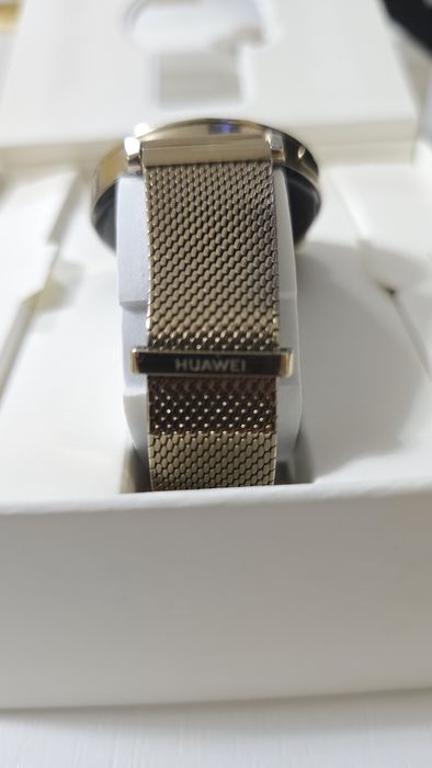 Huawei Watch GT 5 – Gold, 41mm – Отлично състояние Гаранция до 2026