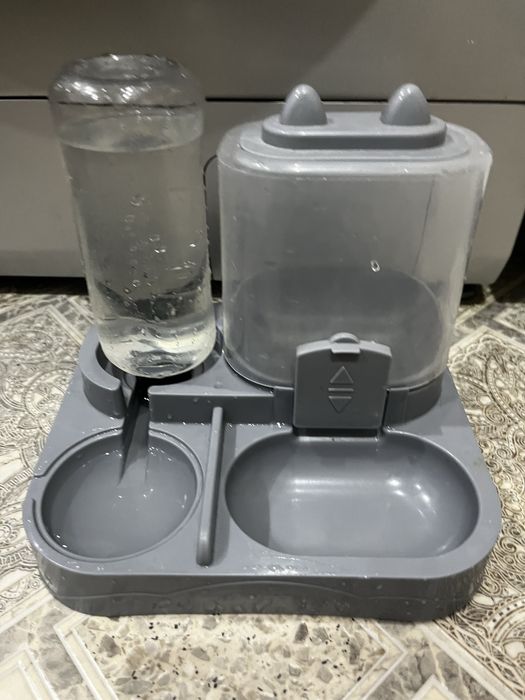 Кормушка для домашних животных