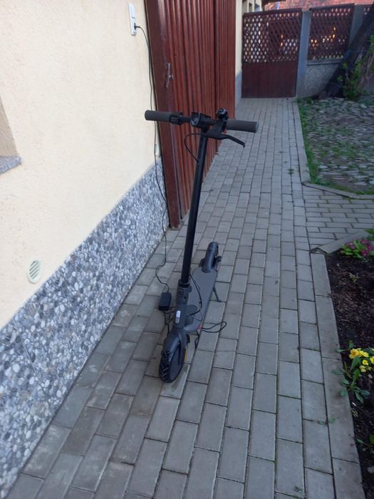 Trotinetă electrică - stare impecabilă