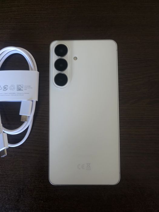 Vand sau Schimb Samsung S 26 Plus White 256 Gb ca nou