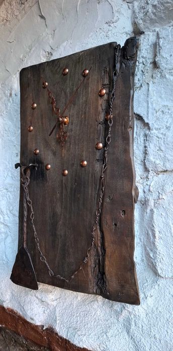 Стенен Часовник Старо Дърво с Огрибка-Арт Акцент с Характер