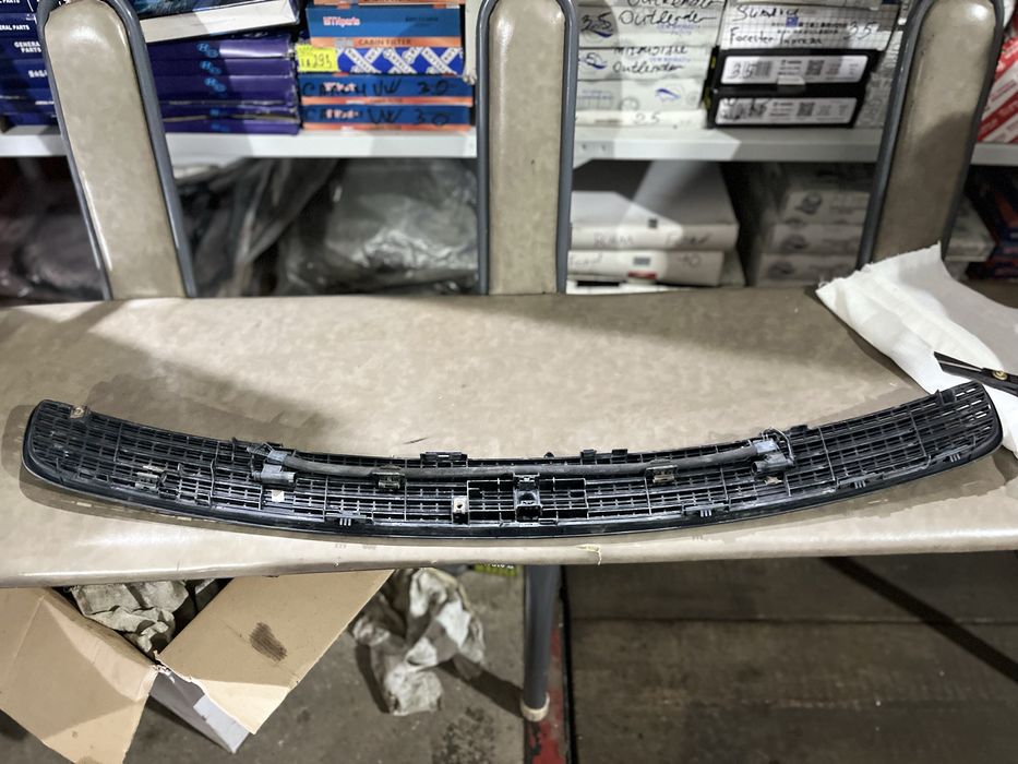 Решетка капота Mercedes w203